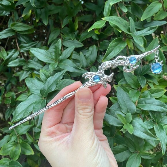 Fairycore Hair Accessory Silver Tone, hanging Jewel, Engraved details - Picture 2 of 2